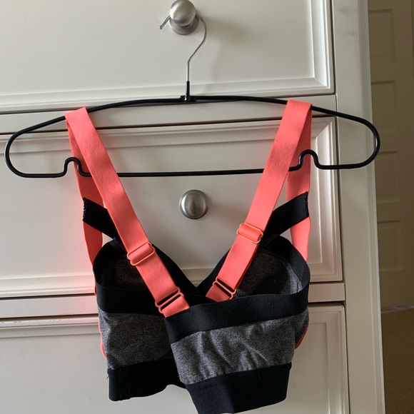 Aritzia sports bra - Picture 4 of 4